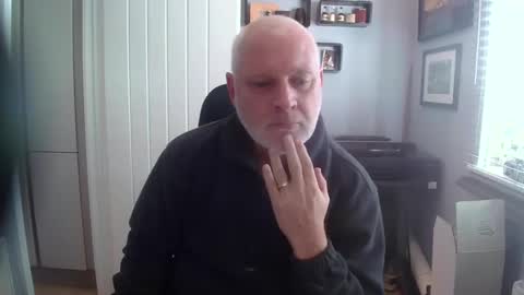 Snapshot of greyfox_6000 chatting on March 3, 11:00 am greyfox_6000 online show from March 3, 11:00 am