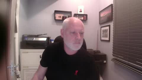 Snapshot of greyfox_6000 chatting on March 5, 10:43 pm greyfox_6000 online show from March 5, 10:43 pm