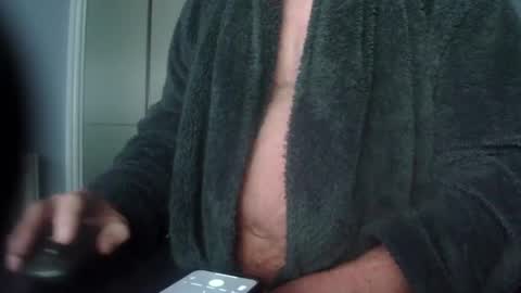 Snapshot of greyfox_6000 chatting on March 9, 6:39 am greyfox_6000 online show from March 9, 6:39 am