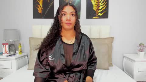 Snapshot of greymarii chatting on January 19, 12:17 pm Marii online show from January 19, 12:17 pm