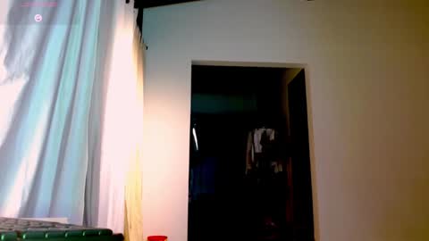 Snapshot of greyslopez chatting on December 3, 1:52 am Greyslopez online show from December 3, 1:52 am