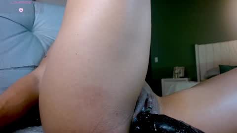 Snapshot of greyslopez chatting on January 4, 2:14 am Greyslopez online show from January 4, 2:14 am