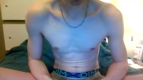 Snapshot of grossebite7520 chatting on January 19, 12:31 pm BIG FRENCH COCK online show from January 19, 12:31 pm