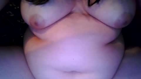 Snapshot of growinggirl420 chatting on April 4, 4:00 am growinggirl420 online show from April 4, 4:00 am