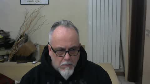 Snapshot of grz65 chatting on January 6, 11:18 am GRIZZLY65 online show from January 6, 11:18 am