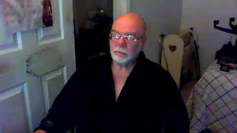 Snapshot of gtnolder60 chatting on December 7, 12:35 pm Gary online show from December 7, 12:35 pm