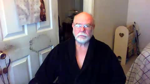 Snapshot of gtnolder60 chatting on December 21, 12:16 pm Gary online show from December 21, 12:16 pm