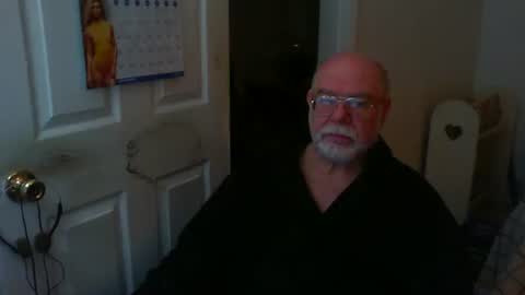 Snapshot of gtnolder60 chatting on January 19, 12:17 pm Gary online show from January 19, 12:17 pm