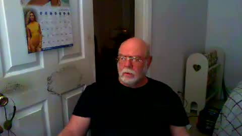 Snapshot of gtnolder60 chatting on January 28, 10:12 pm Gary online show from January 28, 10:12 pm