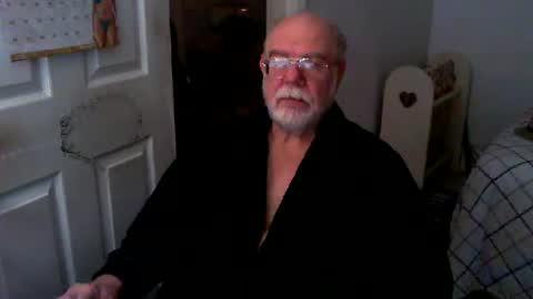Snapshot of gtnolder60 chatting on February 7, 12:39 pm Gary online show from February 7, 12:39 pm