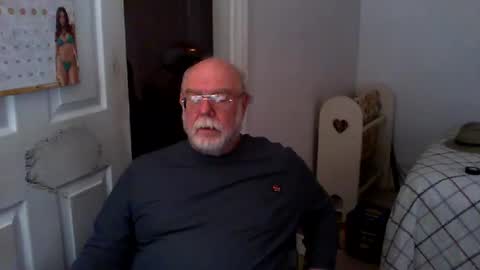 Snapshot of gtnolder60 chatting on February 8, 8:10 pm Gary online show from February 8, 8:10 pm