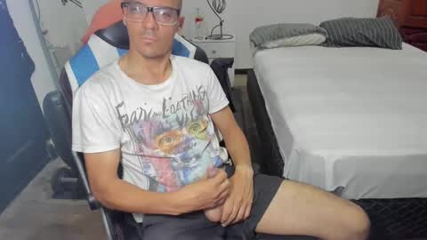 Snapshot of guachin_new chatting on December 1, 10:43 pm guachin_new online show from December 1, 10:43 pm