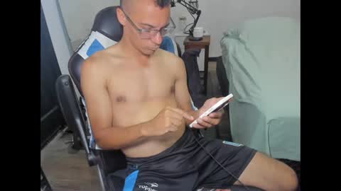 Snapshot of guachin_new chatting on January 27, 6:19 am guachin_new online show from January 27, 6:19 am