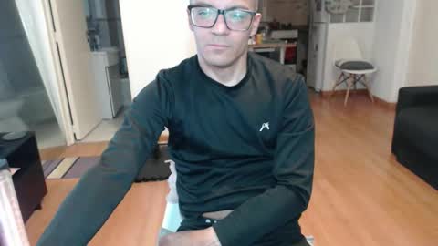 guachin_new online show from May 4, 5:14 am