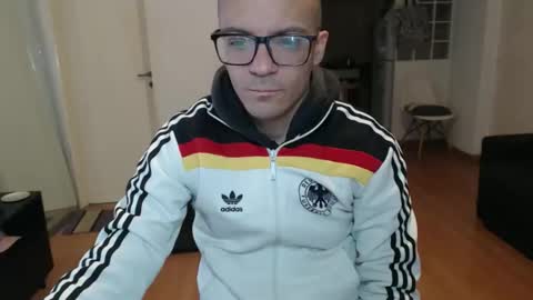 guachin_new online show from May 10, 6:35 pm