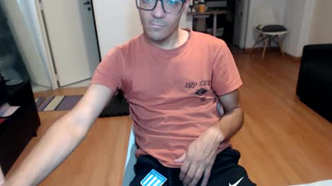 guachin_new online show from May 18, 5:13 am