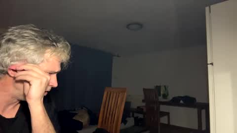 guardiannif_ online show from February 9, 11:15 pm