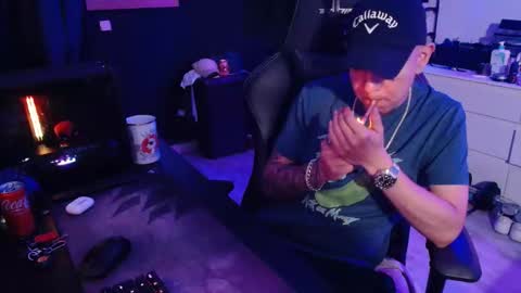 Guayaco  online show from April 8, 9:20 am