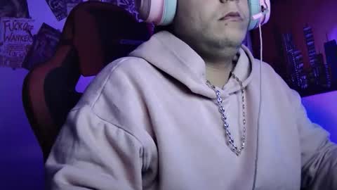 Snapshot of guccibaang chatting on April 4, 1:04 am guccibaang online show from April 4, 1:04 am