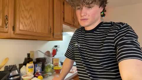 gucciboi4 online show from January 10, 6:53 pm