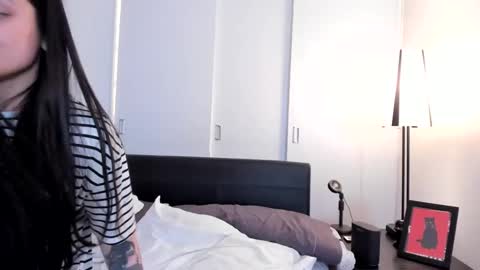 Snapshot of guccipussy1 chatting on December 2, 9:50 pm Elena online show from December 2, 9:50 pm