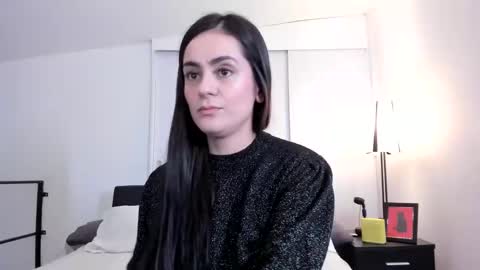 Snapshot of guccipussy1 chatting on December 4, 8:07 pm Elena online show from December 4, 8:07 pm