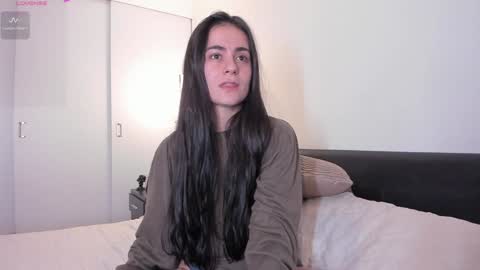 Snapshot of guccipussy1 chatting on January 7, 8:42 pm Elena online show from January 7, 8:42 pm