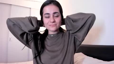 Snapshot of guccipussy1 chatting on January 22, 1:10 am Elena online show from January 22, 1:10 am