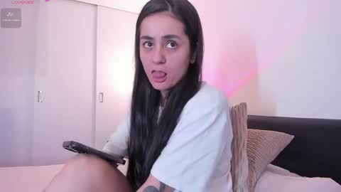 Snapshot of guccipussy1 chatting on February 13, 5:54 pm Elena online show from February 13, 5:54 pm