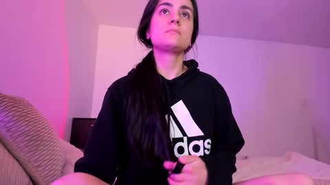 Snapshot of guccipussy1 chatting on February 27, 2:10 am Elena online show from February 27, 2:10 am