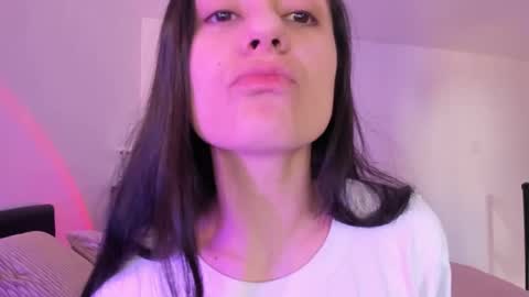 Snapshot of guccipussy1 chatting on March 10, 5:29 pm Elena online show from March 10, 5:29 pm