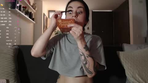 Snapshot of guccipussy1 chatting on September 18, 7:27 pm Elena online show from September 18, 7:27 pm