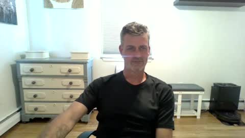 gudguy2025 online show from June 14, 2:41 pm