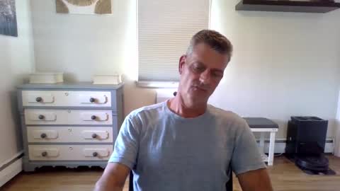 gudguy2025 online show from June 19, 3:38 pm