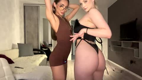 Vanessa online show from May 1, 1:37 pm
