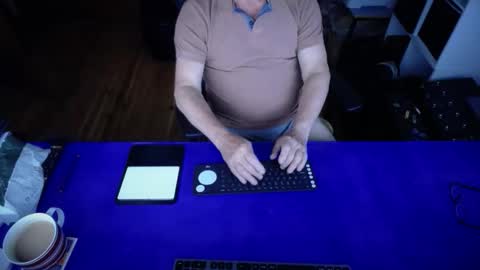 guesswhatigot2 online show from October 6, 8:12 am