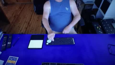 guesswhatigot2 online show from October 11, 4:12 am