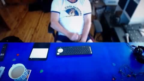 guesswhatigot2 online show from December 19, 7:04 am