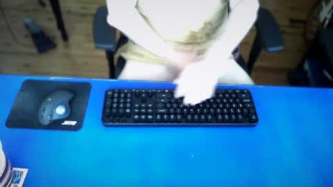 guesswhatigot2 online show from July 18, 6:06 am