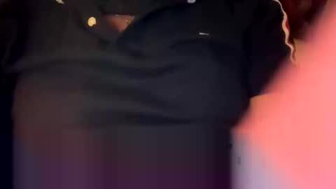 guesswhosback13 online show from April 21, 7:25 am