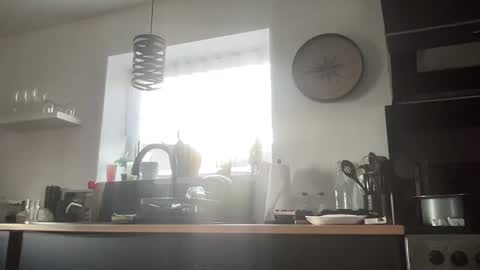 Snapshot of guil0 chatting on November 3, 11:44 am guil0 online show from November 3, 11:44 am