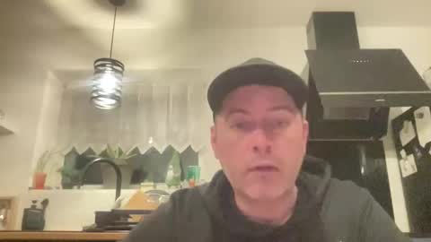 Snapshot of guil0 chatting on February 22, 6:02 am guil0 online show from February 22, 6:02 am