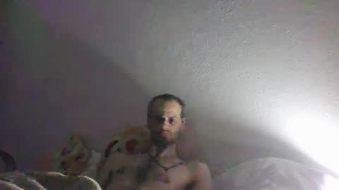 Snapshot of guil67728799 chatting on April 6, 12:19 am guil67728799 online show from April 6, 12:19 am