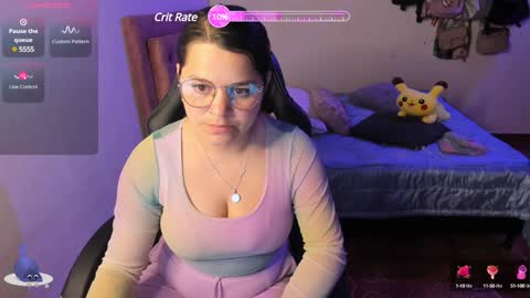 Snapshot of guinivere_blake chatting on December 6, 2:02 am Hello Im Julieta Im 25 years old welcome to my room have fun and be happy. online show from December 6, 2:02 am
