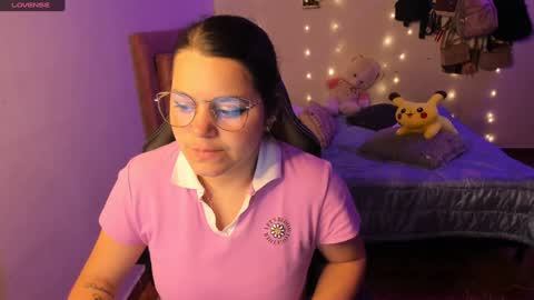 Snapshot of guinivere_blake chatting on December 9, 2:13 am Hello Im Julieta Im 25 years old welcome to my room have fun and be happy. online show from December 9, 2:13 am