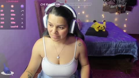 Snapshot of guinivere_blake chatting on February 1, 5:49 am Hello Im Julieta Im 25 years old welcome to my room have fun and be happy. online show from February 1, 5:49 am