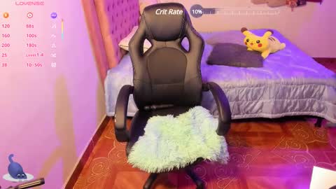 Snapshot of guinivere_blake chatting on February 20, 7:55 am Hello Im Julieta Im 25 years old welcome to my room have fun and be happy. online show from February 20, 7:55 am