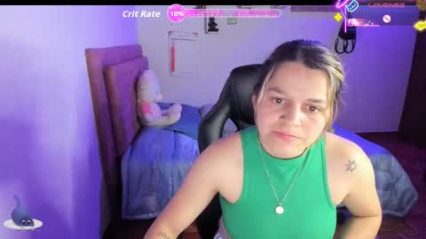Snapshot of guinivere_blake chatting on September 12, 4:23 am Hello Im Julieta Im 25 years old welcome to my room have fun and be happy. online show from September 12, 4:23 am