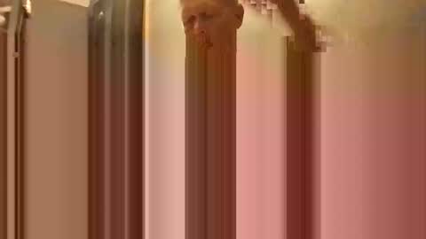 Snapshot of guitarbryman48 chatting on September 29, 6:18 am guitarbryman48 online show from September 29, 6:18 am