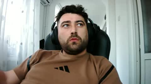 Snapshot of guliverreal chatting on November 27, 11:01 am guliverreal online show from November 27, 11:01 am